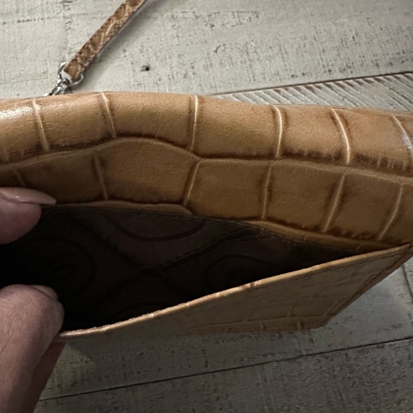 Crocodile Pattern Tan Crossbody Bag - Picture 8 of 11